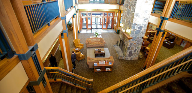 Grand Summit Hotel at Mount Snow Lodging Accommodation Rentals Online ...