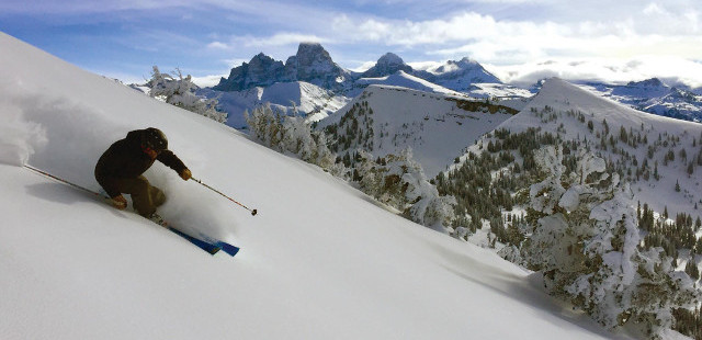 grand targhee powder skiing, grand targhee annual snowfall